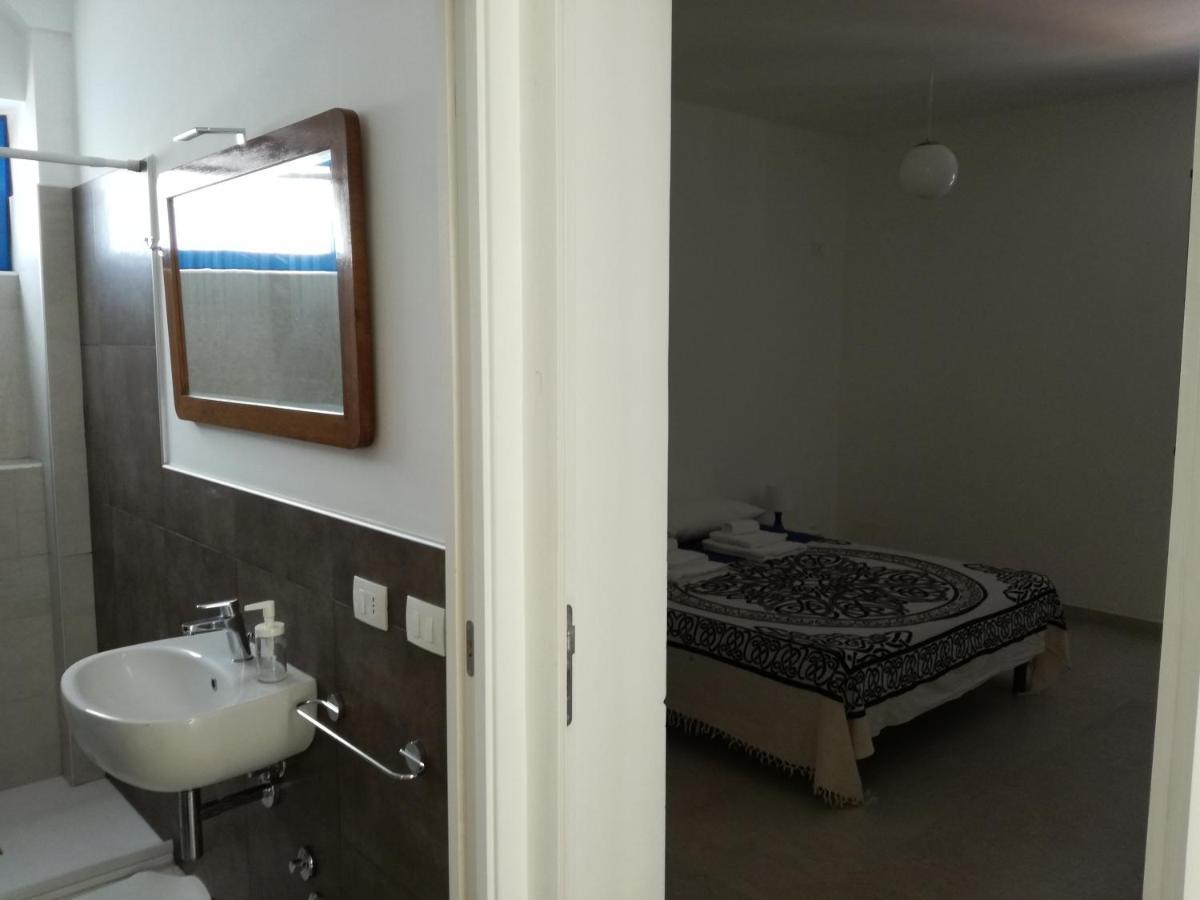Mediterranea Guesthouse B&B Portopalo Di Capo Passero Exteriör bild