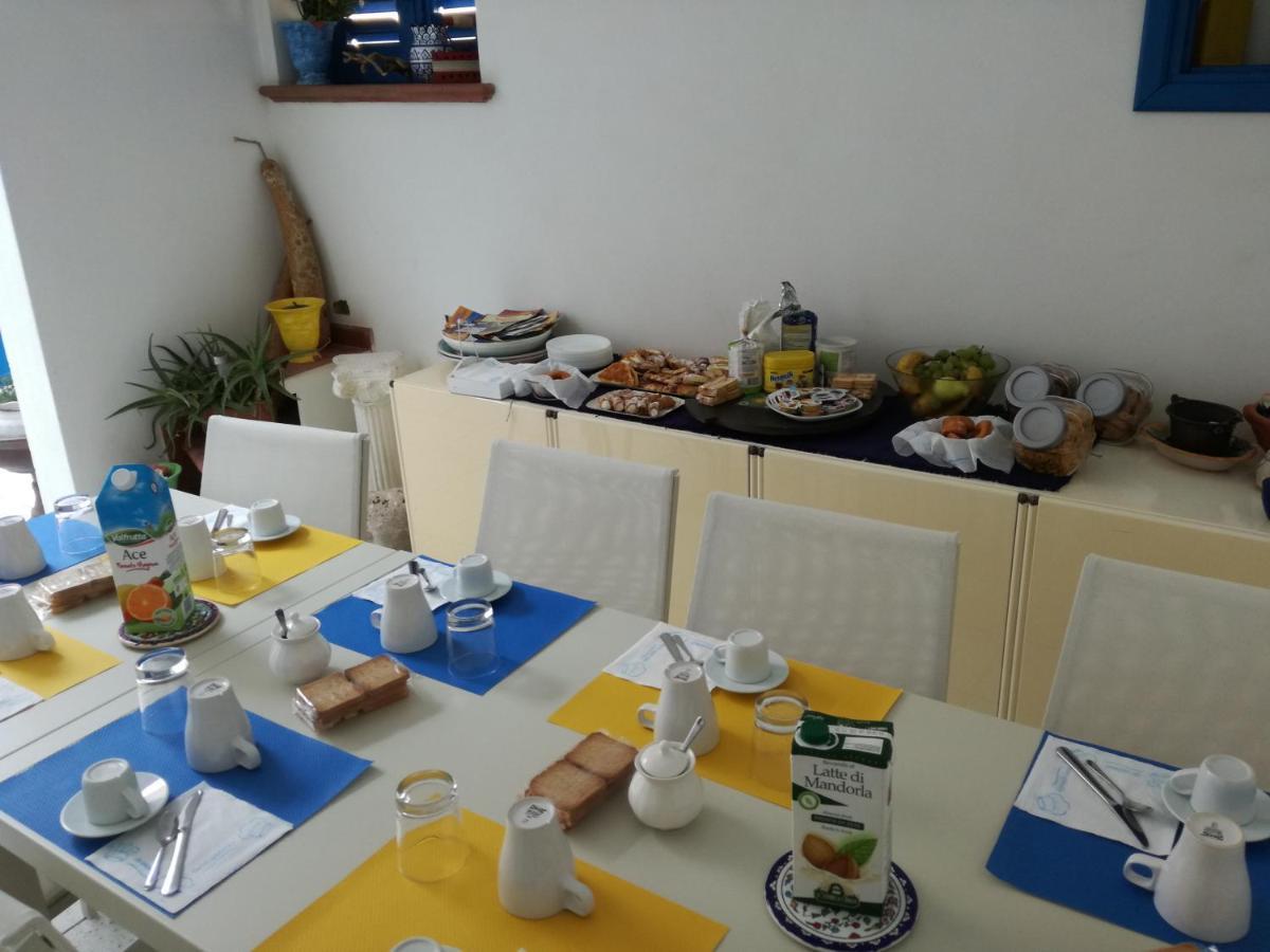 Mediterranea Guesthouse B&B Portopalo Di Capo Passero Exteriör bild