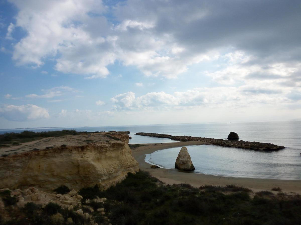 Mediterranea Guesthouse B&B Portopalo Di Capo Passero Exteriör bild